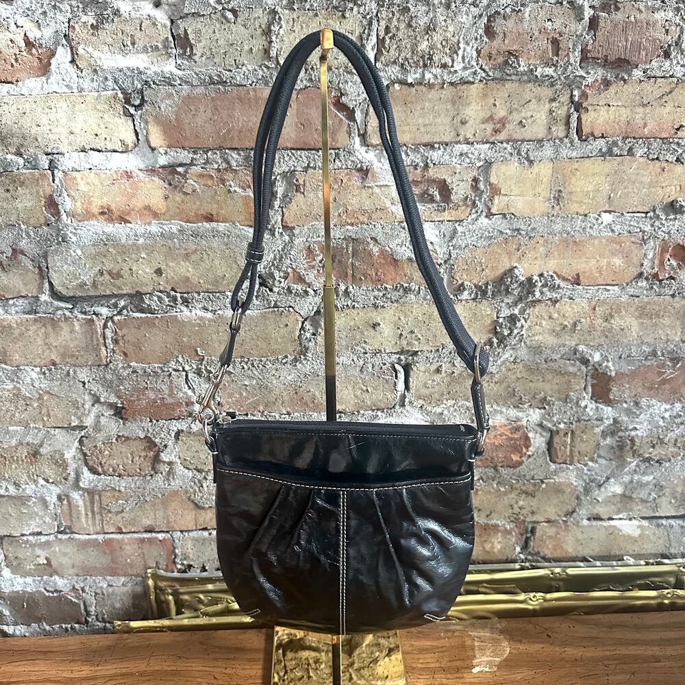 Vintage Coach F42833 Soho Pleated Black Patent Leather Swingpack Crossbody Bag